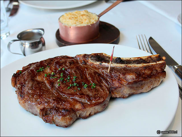 Bone-in Ribeye Steak, Lomo vetado con hueso